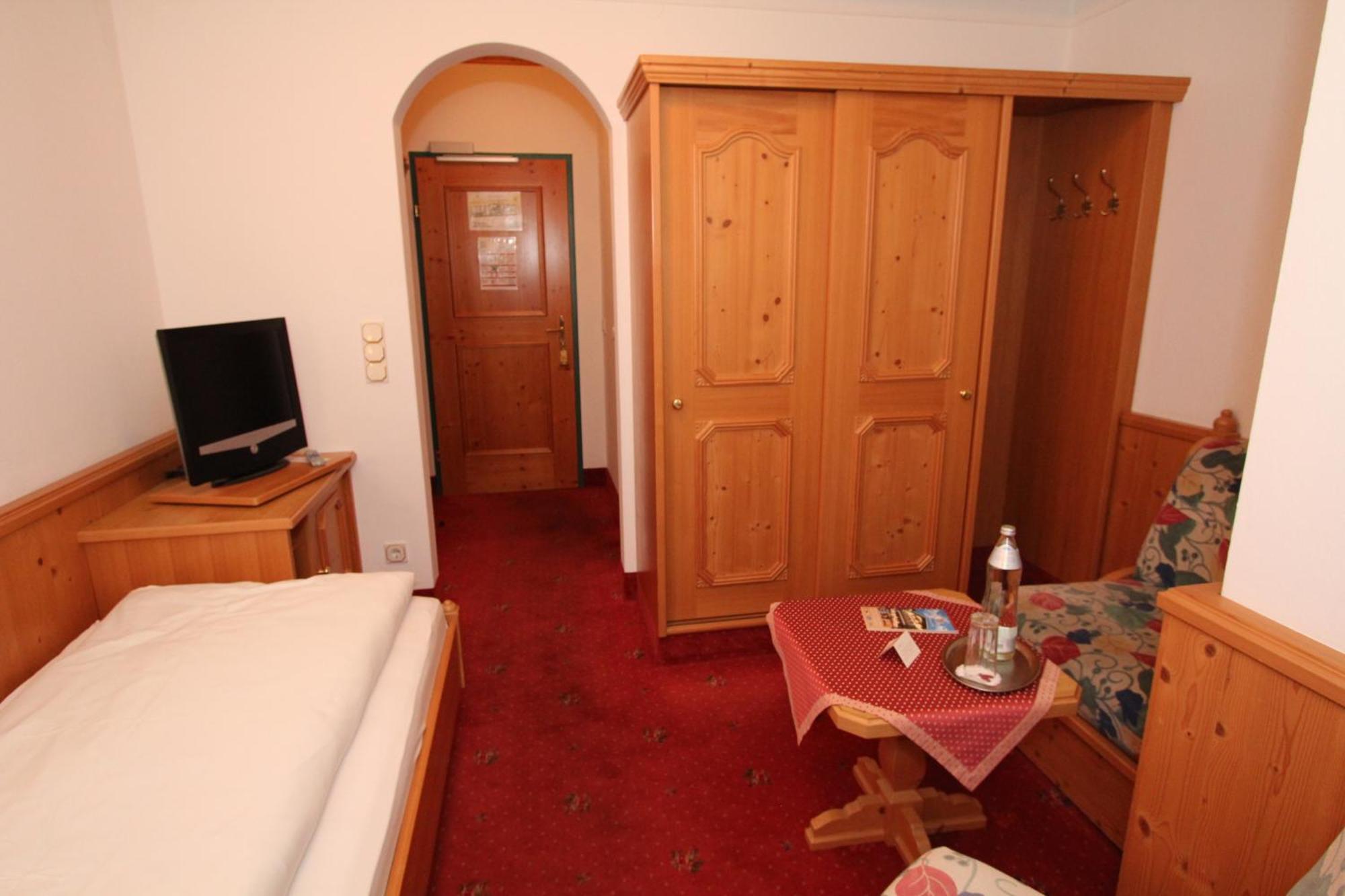 Hotel Goldener Stern Abtenau Kültér fotó