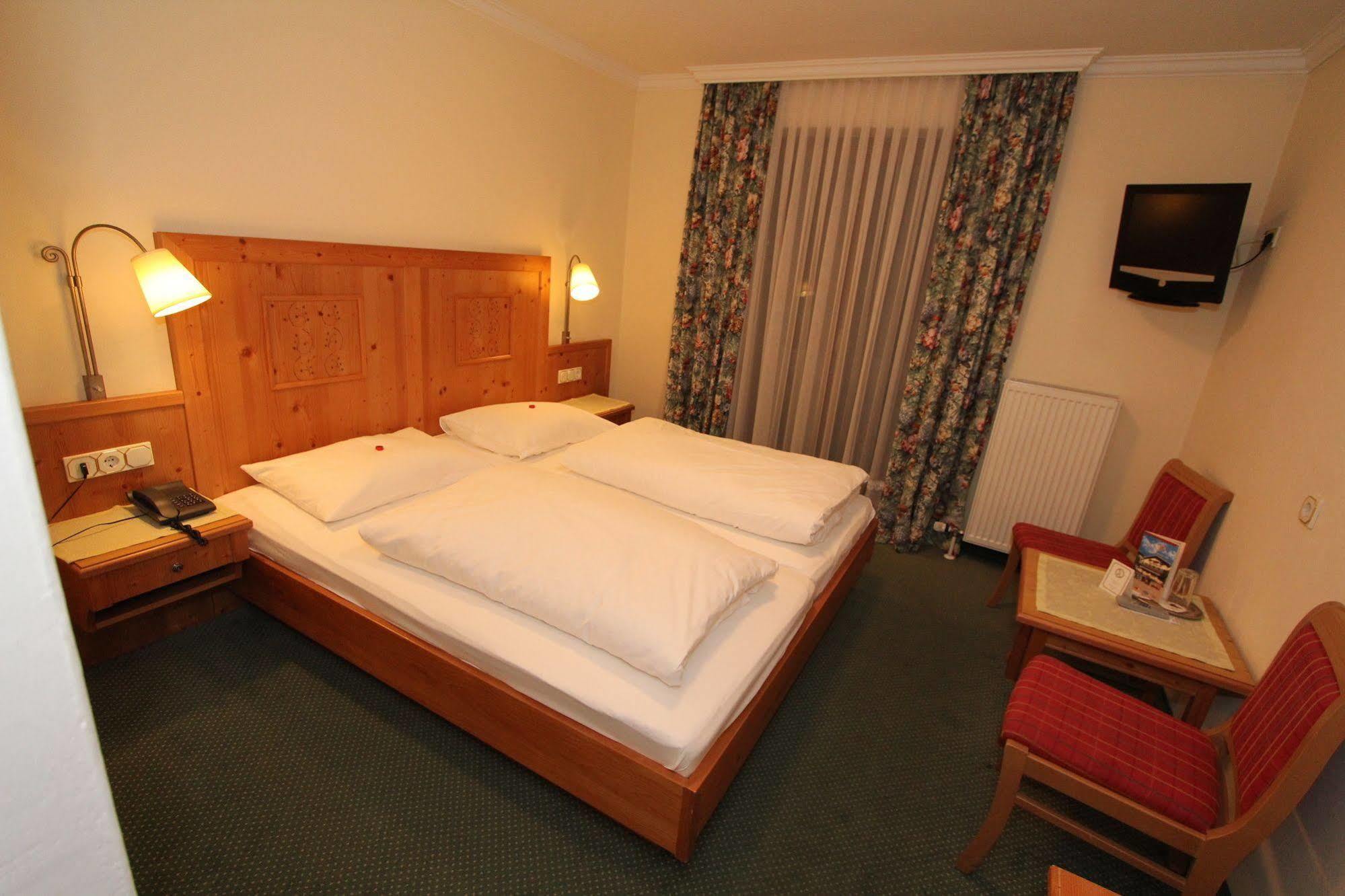 Hotel Goldener Stern Abtenau Kültér fotó